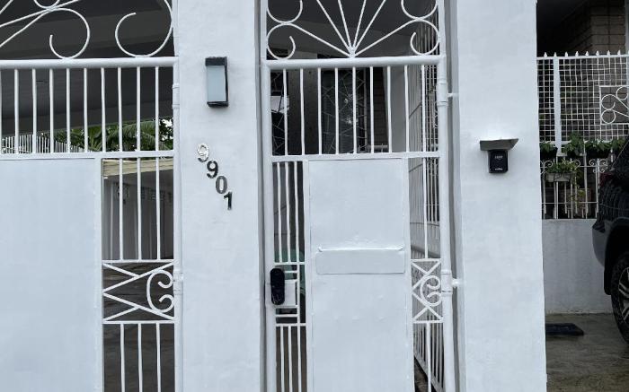 B Elbi House UPLB + Fibr WiFi Weekly PROMO