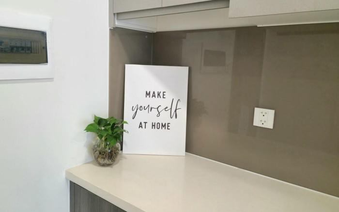 Spacious Luxury Apt - SECC, Korean Town & Center