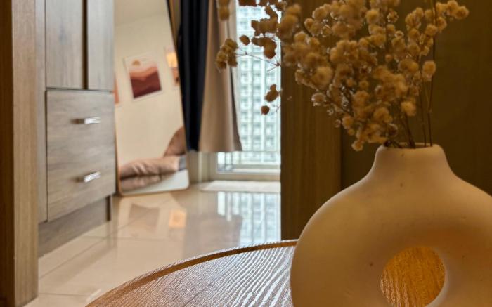 Cozy Condo w/ Pool View Near SMX and MOA