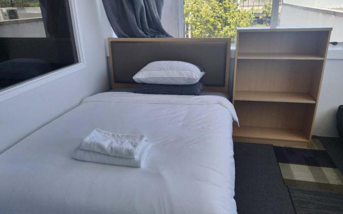 1 Double, 1 Single, 2 Sofa Beds Apartment
