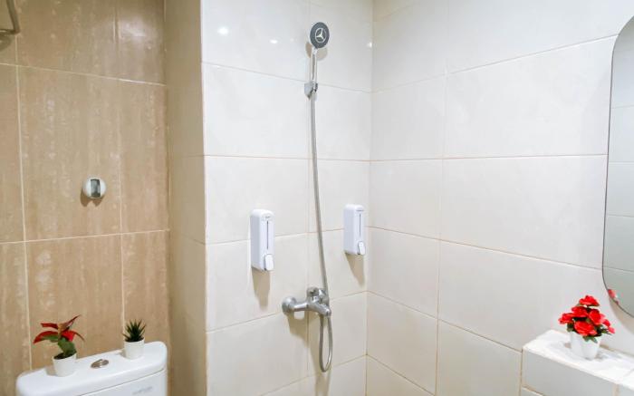 Cozy Modern Studio Grand Dhika City By Travelio
