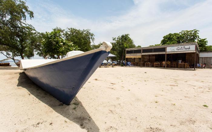 Gili Teak Beach Front Resort
