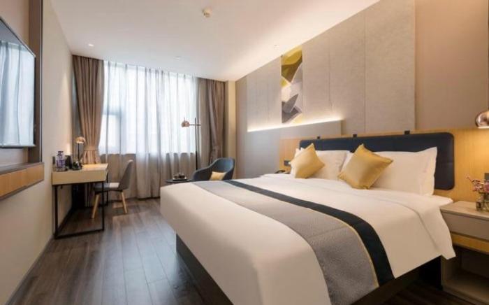 Home Inn Style Dalian Central Hospital Chunliu Metro Station Airport