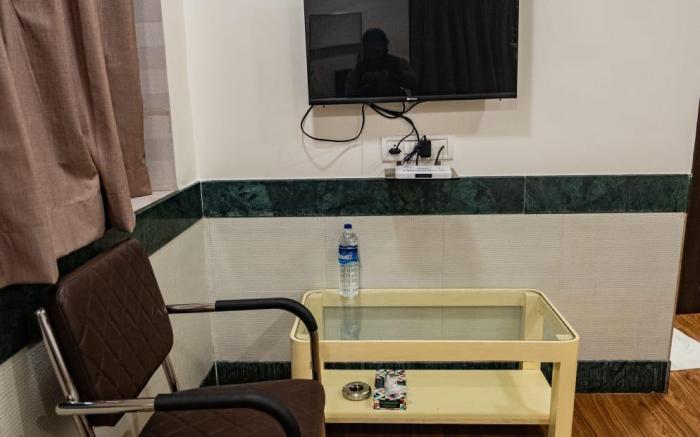 Hotel The Royal  Nest 