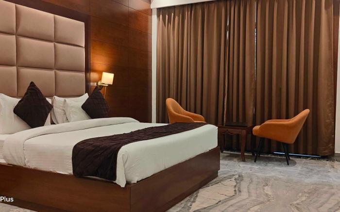 POP 83805C Hotel Chandrakla
