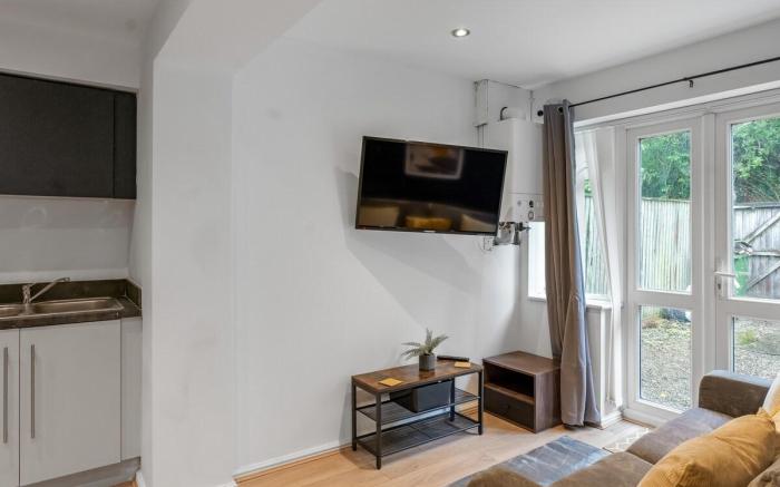 Spacious 4BR Home in Wigan | Garden & Parking