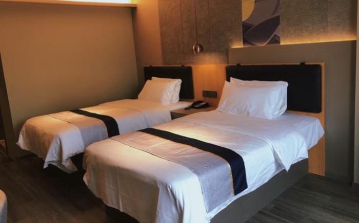 Home Inn Style Yantai Haiyang Xinyuan Plaza