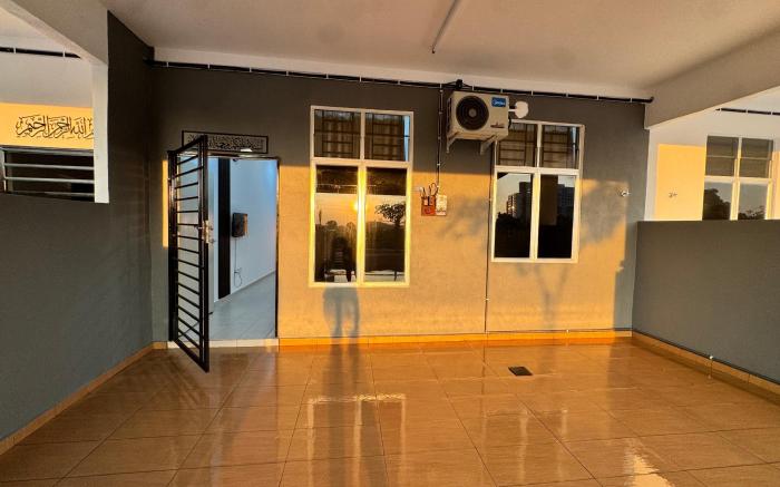 Dzanum’s Homestay