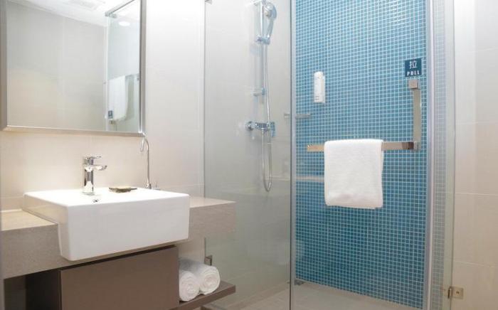 Home Inn Style Yantai Guanhai Road Haichang Fisherman's Wharf Seaside Bathing Beach