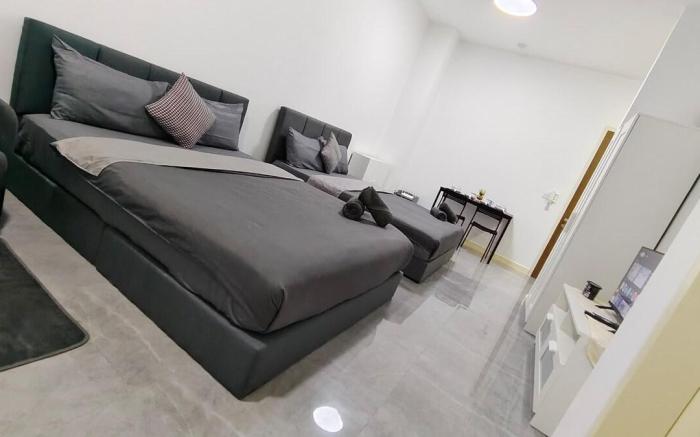 Imperio A1705 with Bathtub 4pax free Wifi Parking