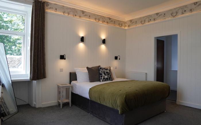 Lochnell Arms Hotel 