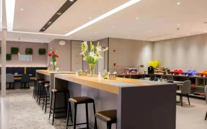 Home Inn Style Guiyang Longdongbao Airport Zhongxing Metro Station