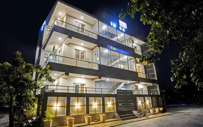 FabHotel Shubh Palace