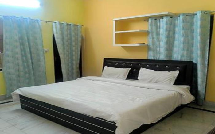 FabHotel Baba Guest House