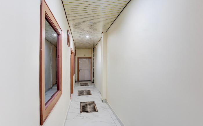 Hotel O Mathura Central Railway Junction Formerly Bhagwati Palace