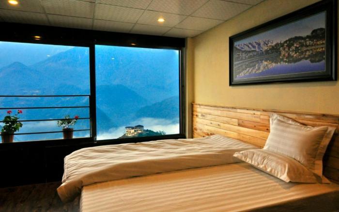 Fansipan Terrace Cafe and Homestay