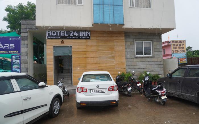 Hotel 24 Inn