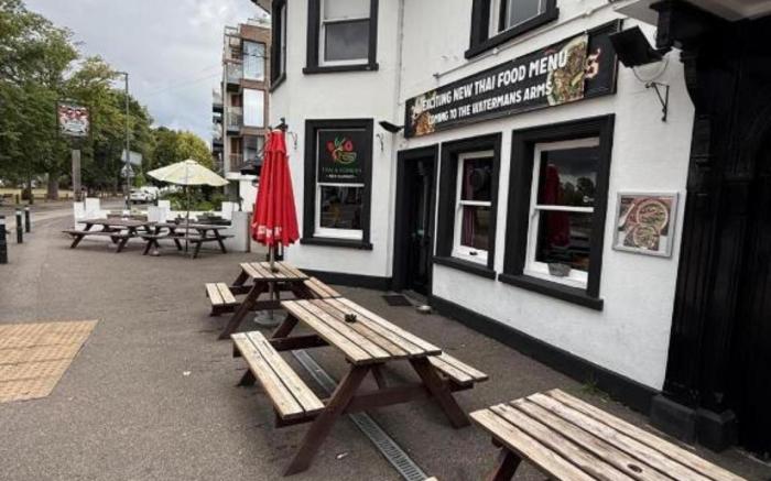 OYO The Watermans Arms Hersham