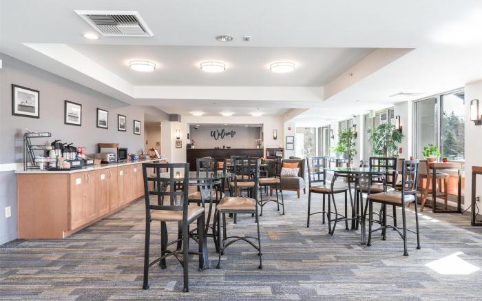 Marshall Suites Bainbridge Island, SureStay Collection by BW