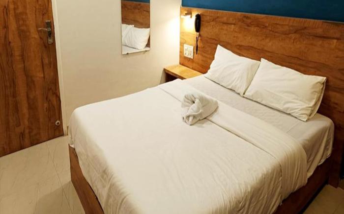 FabHotel Mumbai Inn