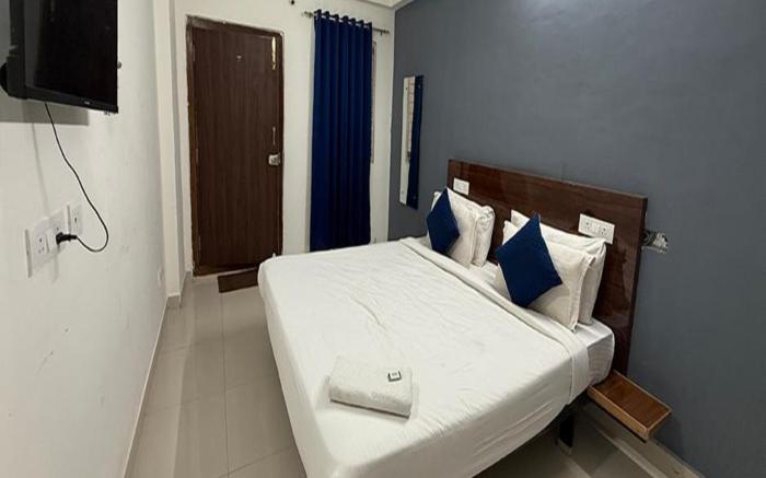FabHotel Rio Hitech City