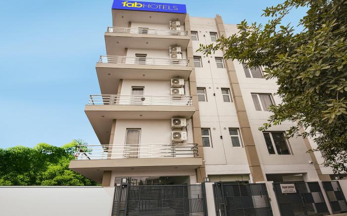 FabHotel Black Pepper