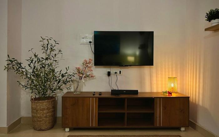 Nirvana Stays - 2BHK - Luxury - Peace - Comfort