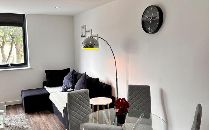 One-bed Luxury Apartment B11SA by LiveComfortably