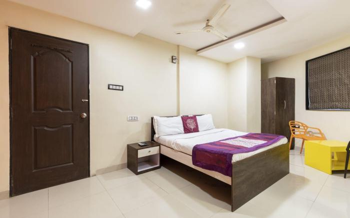 Hotel Girgaon Palace