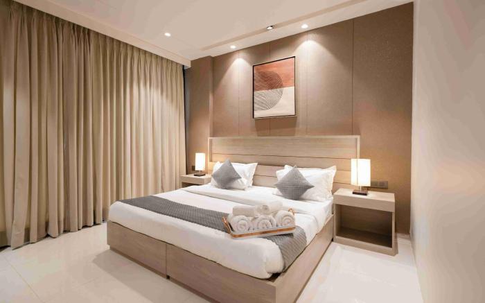 The Lodgers Luxury Hotel Near Golf Course Road