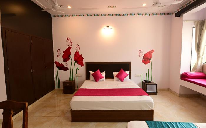 Inda Haveli with Swimming Pool