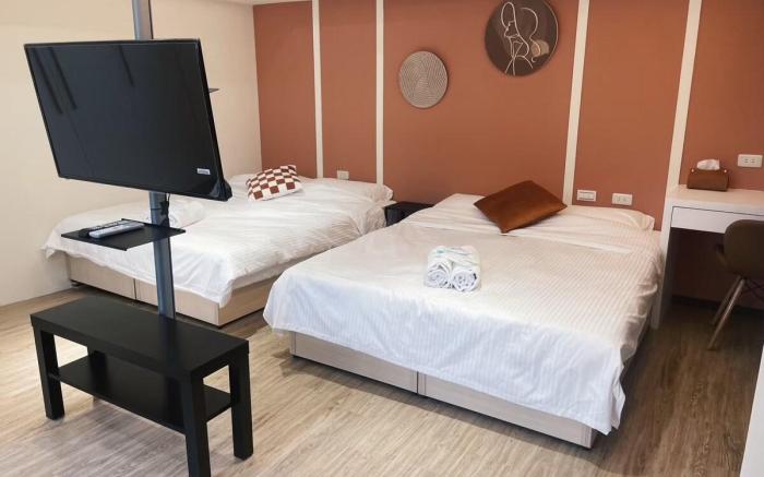 Bright 4-Person Stay｜Near MRT Ximen  [僅限國外旅客入住]