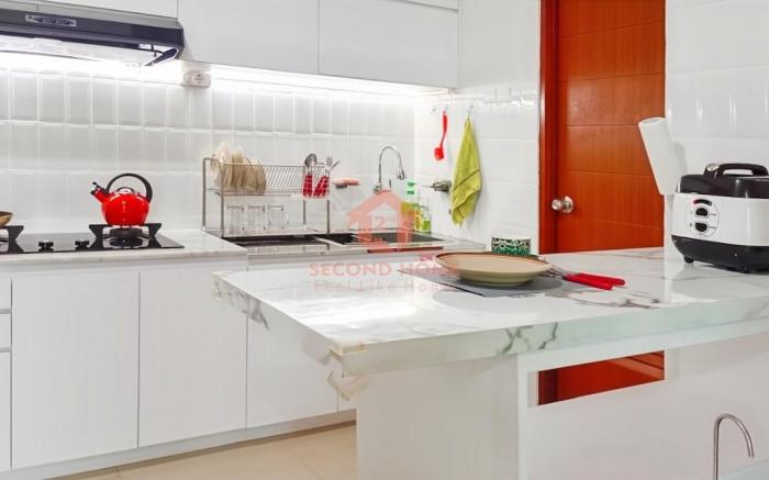 Marbella 2BR Apt w/ Pool & Wi-Fi