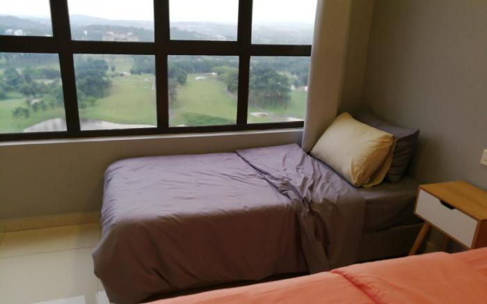 Sungai Buloh Taman Rahman Putra golf views