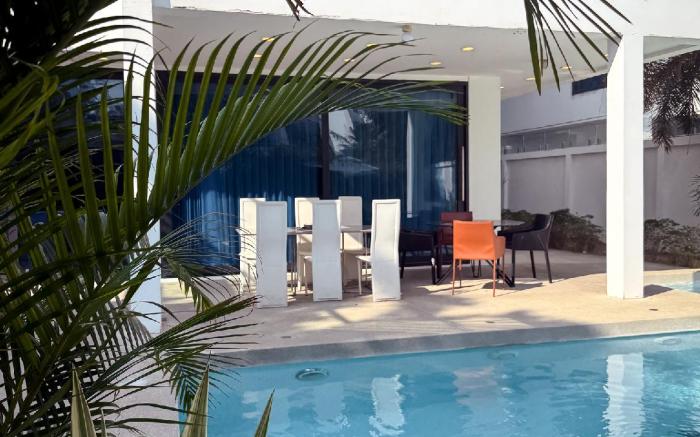 Magnitude Luxurious 6 Bedroom Pool Villa