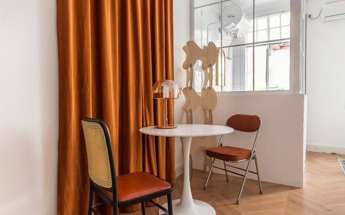 南京路百年建筑丨带投影行李间