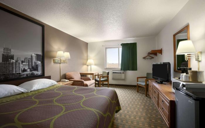 Super 8 By Wyndham Peru Starved Rock State Park