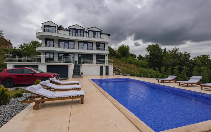 Green panorama Vrdnik