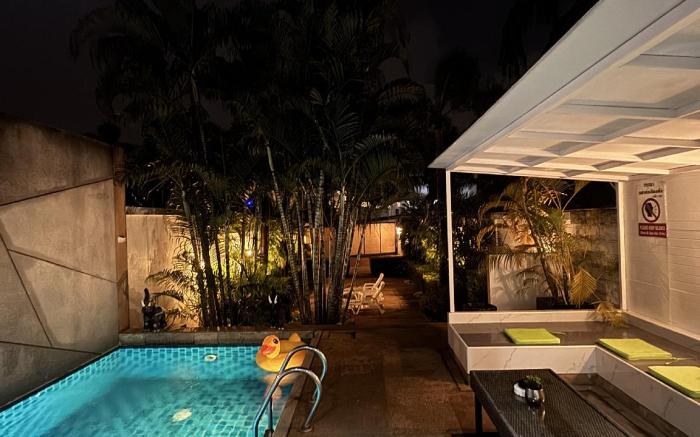 The Withe Palm Estate 
