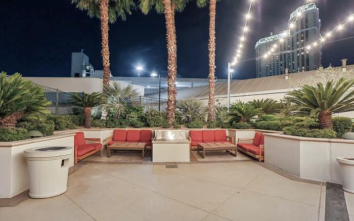 MGM Signature Deluxe Balcony Strip View Suite