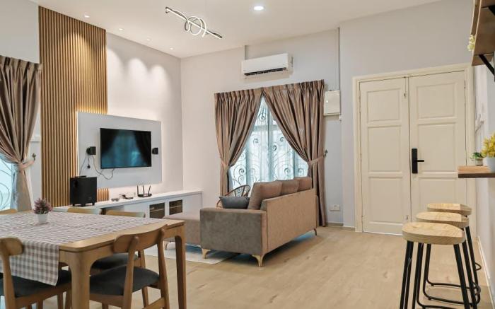 Private Pool/KTV Family Villa 3R 12Pax | I Housing