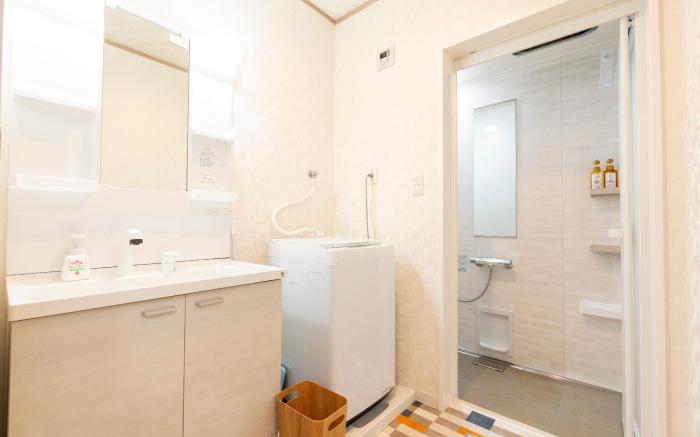 air駅前民泊｜関空すぐ｜泉佐野駅6分｜新築・家電充実｜快適ステイ｜最大６名