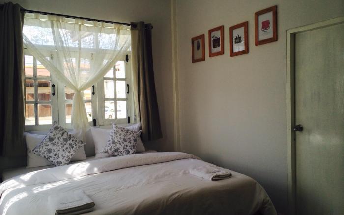 Norn Nab Dao Whitehouse