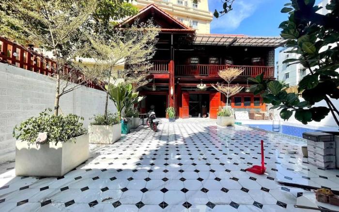 GemVilla 188 Large pool garden