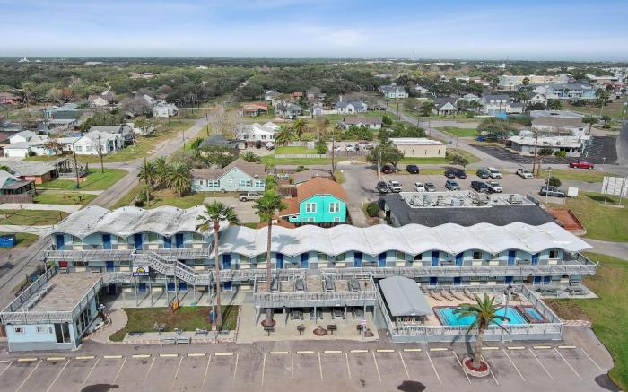 Blue Wave Inn