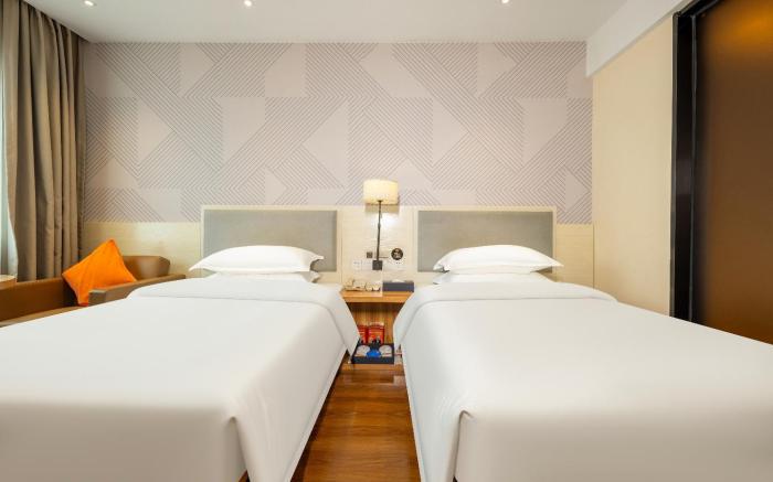 Borman Hotel Yulin High-speed Railway Station Nanxing Plaza