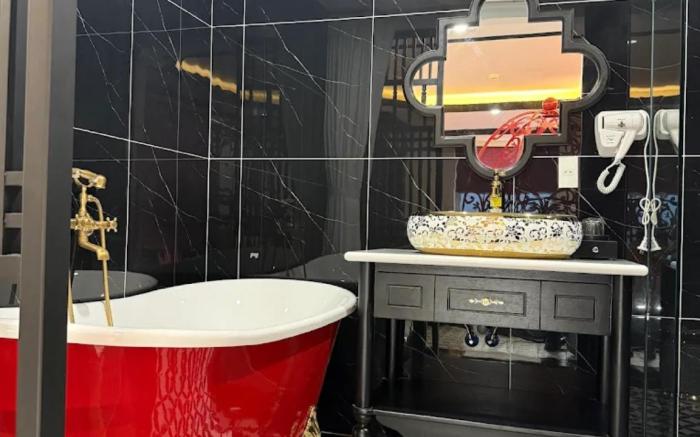 Royal Hotel Hồ Chí Minh