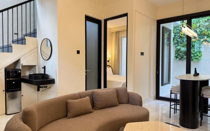 New Stylish 3BR Villa with pool in Batu