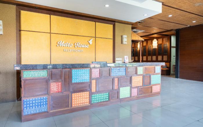 Dancenter Metro House