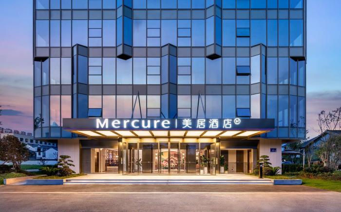 Mercure Nantong Suxitong Riverside
